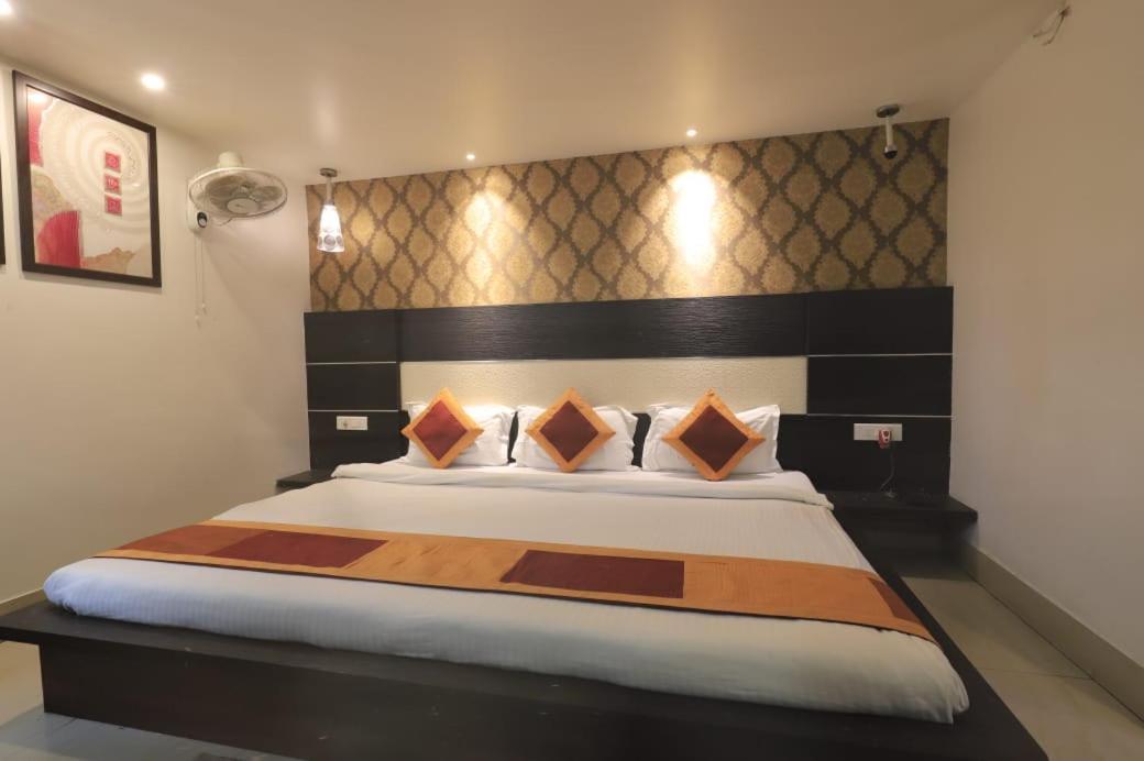 Hotel Rashmi Guwahati Exterior foto