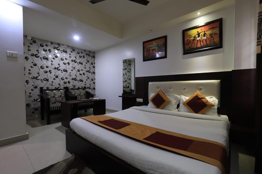 Hotel Rashmi Guwahati Exterior foto